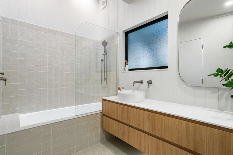 Photo of property in 111 Waireka Place, Whangamata, 3620