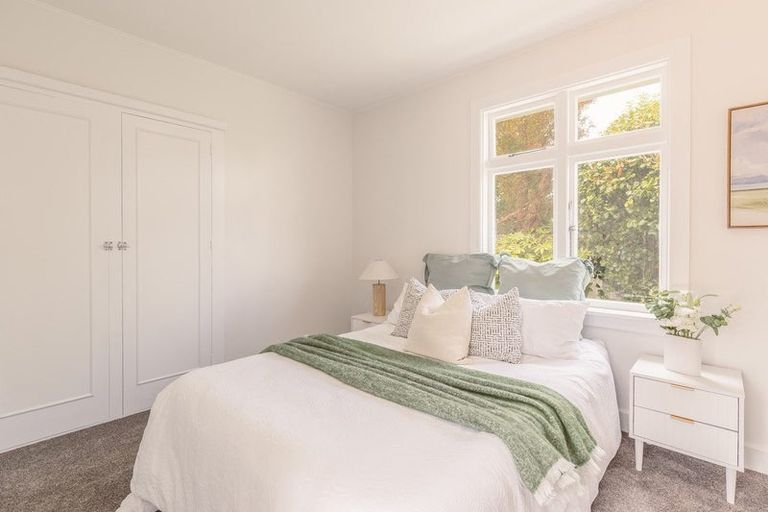Photo of property in 25 Derrett Place, Saint Martins, Christchurch, 8022