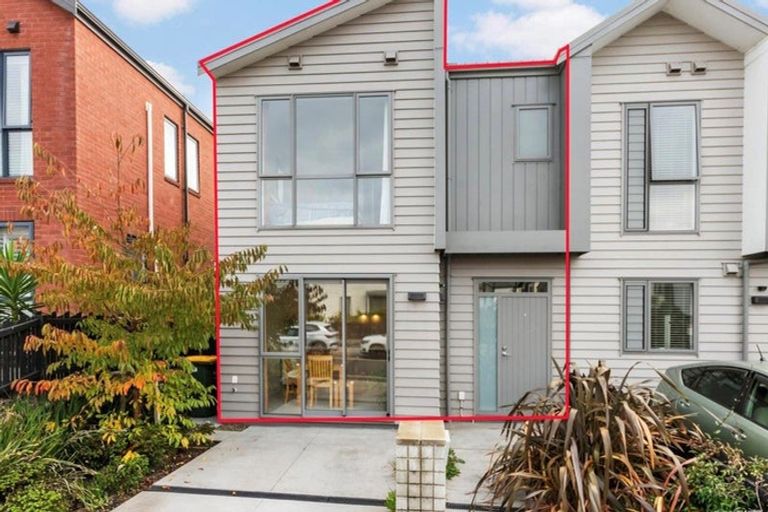 Photo of property in 10 Ringa Matau Road, Hobsonville, Auckland, 0616