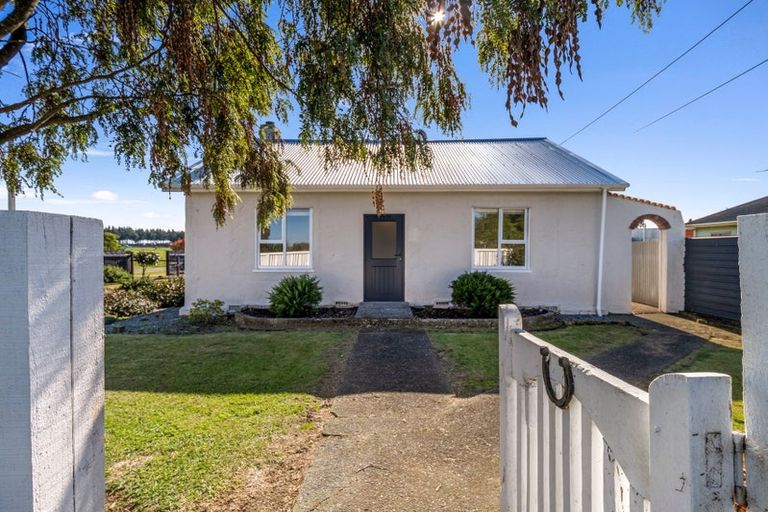 Photo of property in 124 Weraroa Road, Waverley, 4510