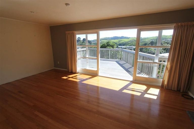 Photo of property in 4 Diane Grove, Paparangi, Wellington, 6037