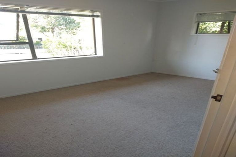 Photo of property in 1/9 Thorburn Avenue, Red Beach, 0932