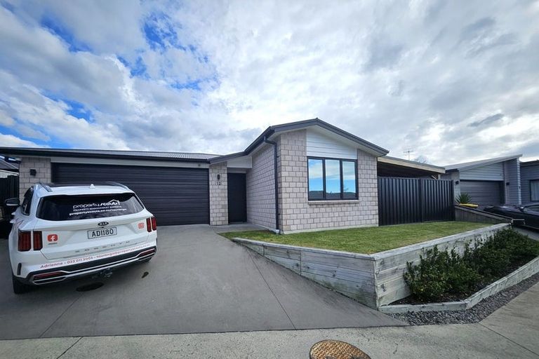 Photo of property in 12 Massee Way, Te Puke, 3119