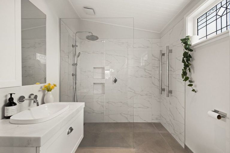 Photo of property in 1 Ormond Road, Hospital Hill, Napier, 4110