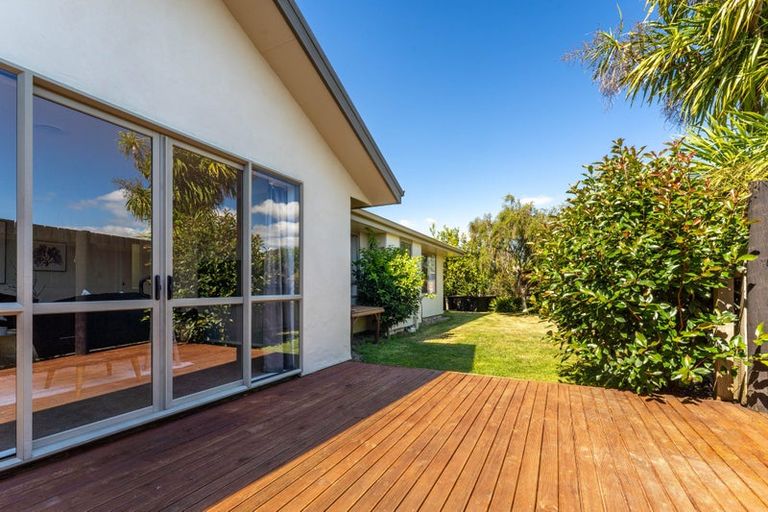 Photo of property in 12 Lionel Place, Mapua, 7005