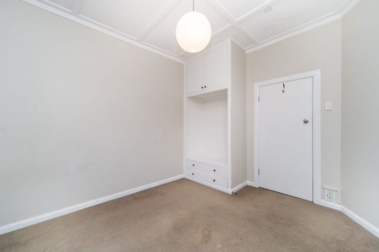 Photo of property in 37 Miro Street, Takaro, Palmerston North, 4410