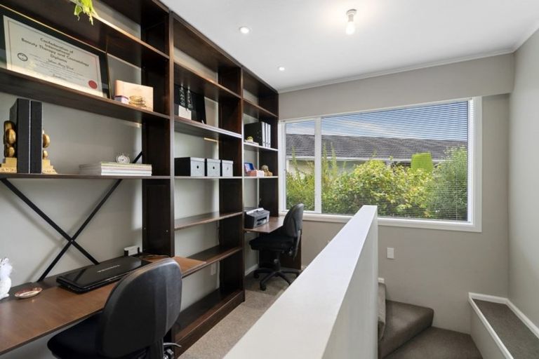 Photo of property in 34 Rosedale Place, Avonhead, Christchurch, 8042