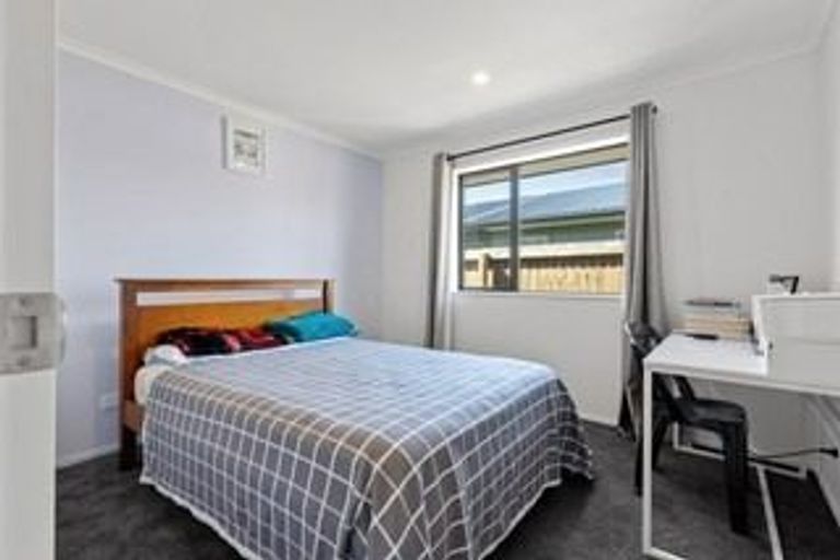 Photo of property in 32 Selfe Crescent, Burwood, Christchurch, 8083