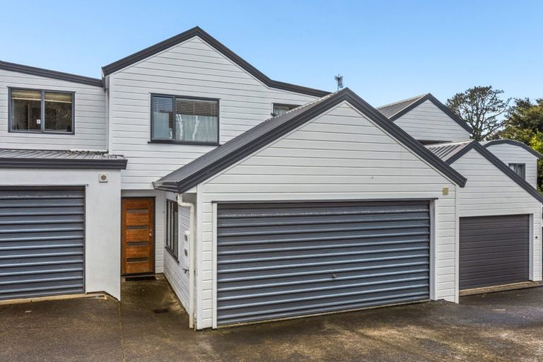 Photo of property in 15/61a Birkdale Road, Birkdale, Auckland, 0626