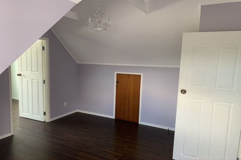 Photo of property in 5 Tawa Road, Te Atatu Peninsula, Auckland, 0610