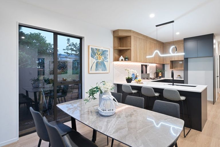 Photo of property in 28d Dellwood Avenue, Henderson, Auckland, 0612