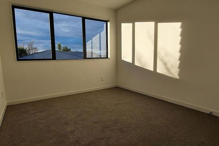 Photo of property in 29d Mackenzie Street, Te Atatu South, Auckland, 0610