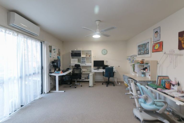 Photo of property in 42 Caribbean Drive, Unsworth Heights, Auckland, 0632
