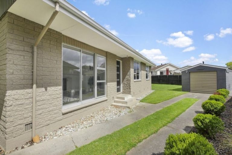 Photo of property in 17 Claymore Street, Woolston, Christchurch, 8062