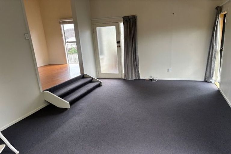 Photo of property in 28 Hiwihau Place, Glenfield, Auckland, 0629