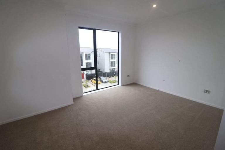 Photo of property in 34 Hobsonville Point Road, Hobsonville, Auckland, 0616