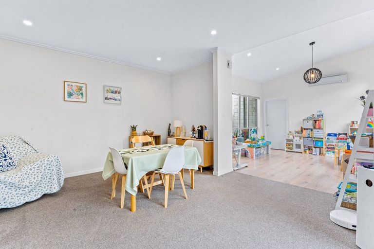 Photo of property in 33 Kanuka Road, Hobsonville, Auckland, 0616