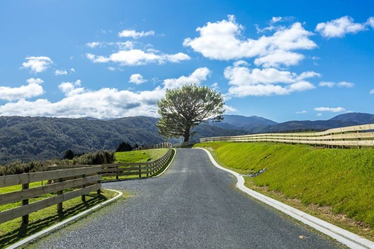 Photo of property in 9 Raikes Road, Kaitoke, 5018