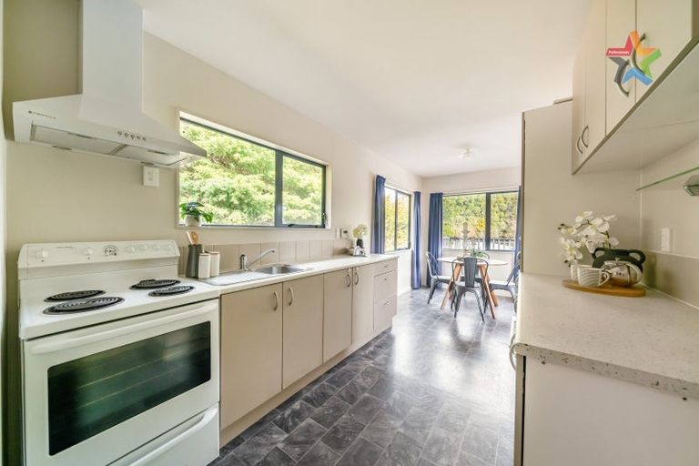 Photo of property in 30 Plateau Road, Te Marua, Upper Hutt, 5018