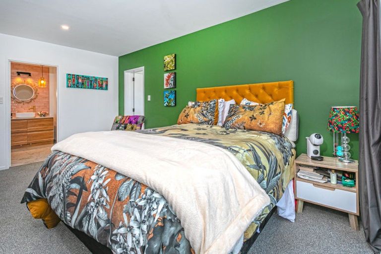 Photo of property in 15 Moray Place, Whiritoa, Whangamata, 3691
