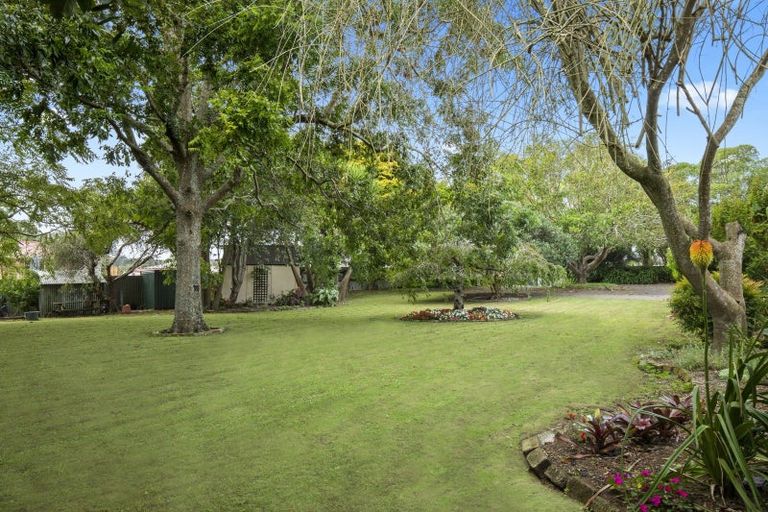 Photo of property in 13 Norfolk Rise, Waiuku, 2123