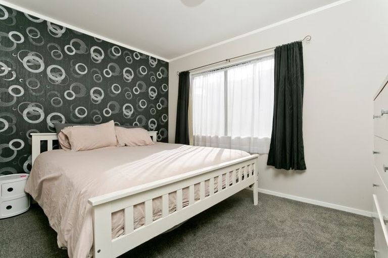 Photo of property in 44 Garton Drive, Massey, Auckland, 0614