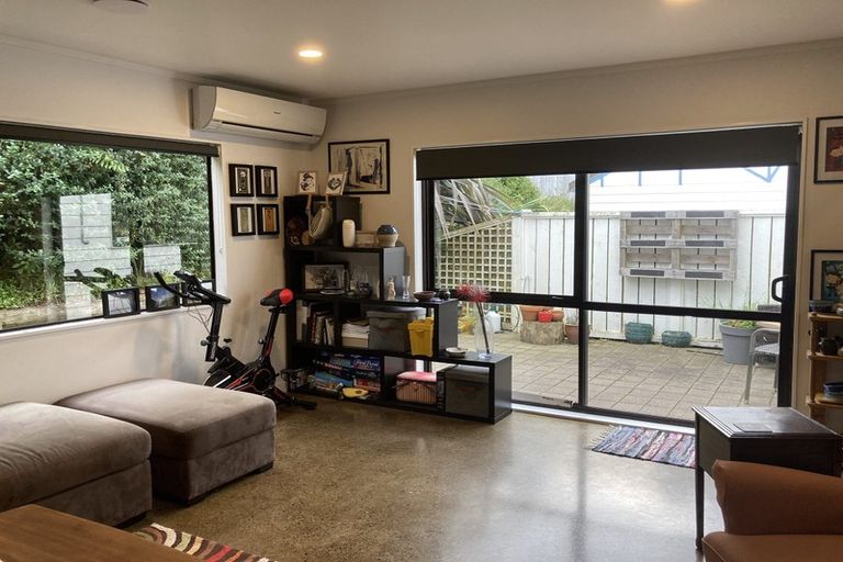 Photo of property in 2/53 Dominion Park Street, Johnsonville, Wellington, 6037