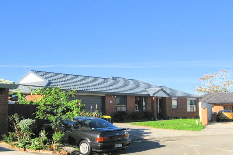 Photo of property in 50 Fleetwood Drive, Henderson, Auckland, 0612