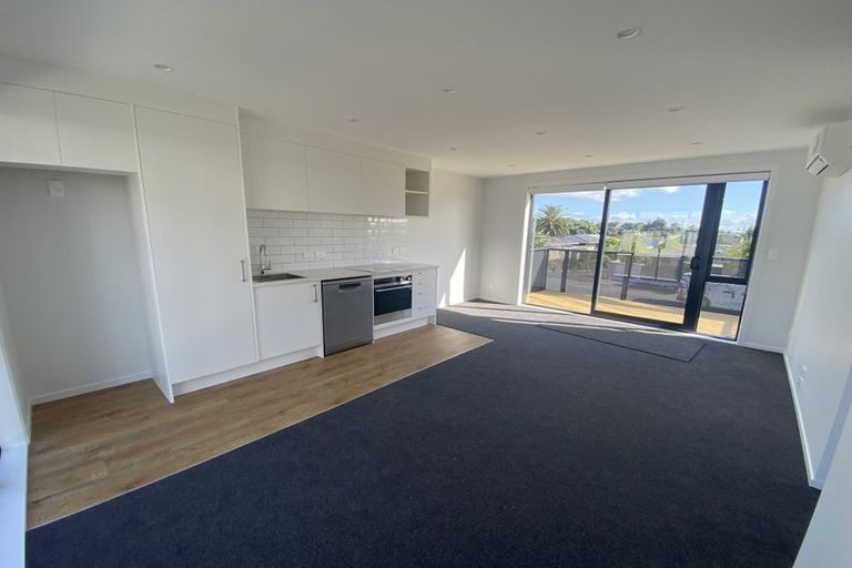 Photo of property in 7/1 Fruitvale Road, New Lynn, Auckland, 0600