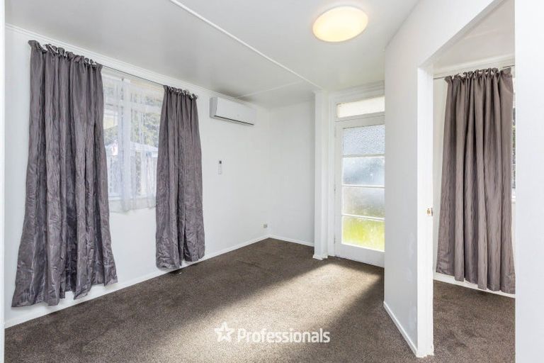 Photo of property in 35 Hanson Grove, Stokes Valley, Lower Hutt, 5019