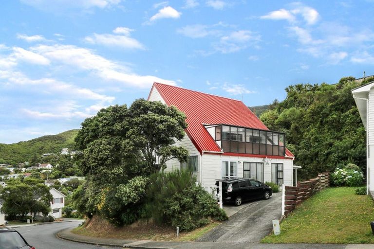 Photo of property in 39 Thurleigh Grove, Karori, Wellington, 6012
