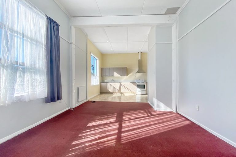 Photo of property in 151a The Parade, Island Bay, Wellington, 6023