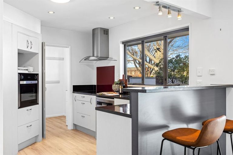 Photo of property in 278 Memorial Avenue, Burnside, Christchurch, 8053