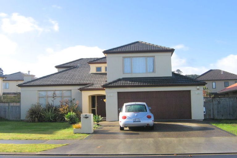 Photo of property in 17 Carousel Crescent, East Tamaki Heights, Auckland, 2016