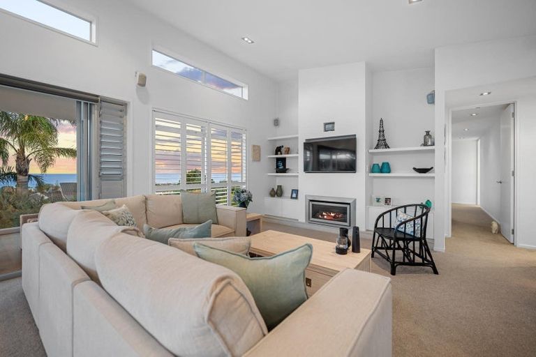 Photo of property in 12a Eastcliffe Road, Castor Bay, Auckland, 0620