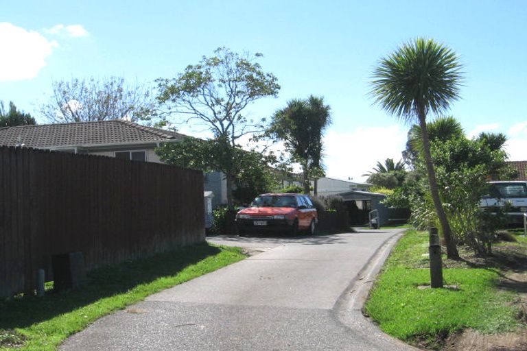 Photo of property in 9 Dalmatia Place, Henderson, Auckland, 0612