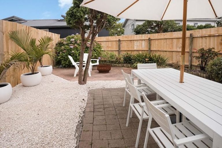 Photo of property in 3/83 Centreway Road, Orewa, 0931