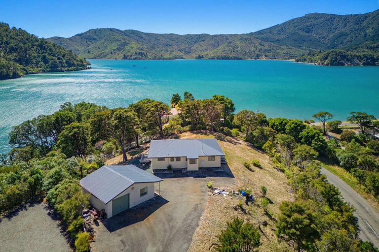 Photo of property in 3 Soucis Lane, Okiwi Bay, French Pass, 7193