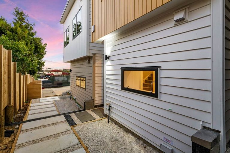 Photo of property in 208a Ti Rakau Drive, Pakuranga Heights, Auckland, 2010