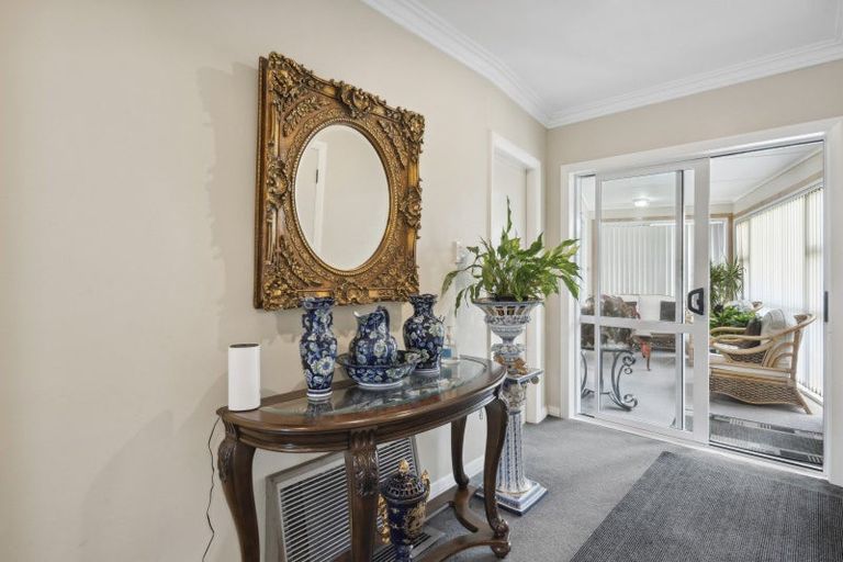 Photo of property in 12 Lane Crescent, Tawa, Wellington, 5028