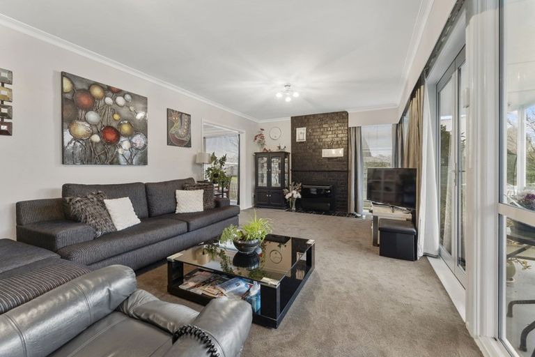 Photo of property in 17 Oriana Crescent, Hornby, Christchurch, 8042