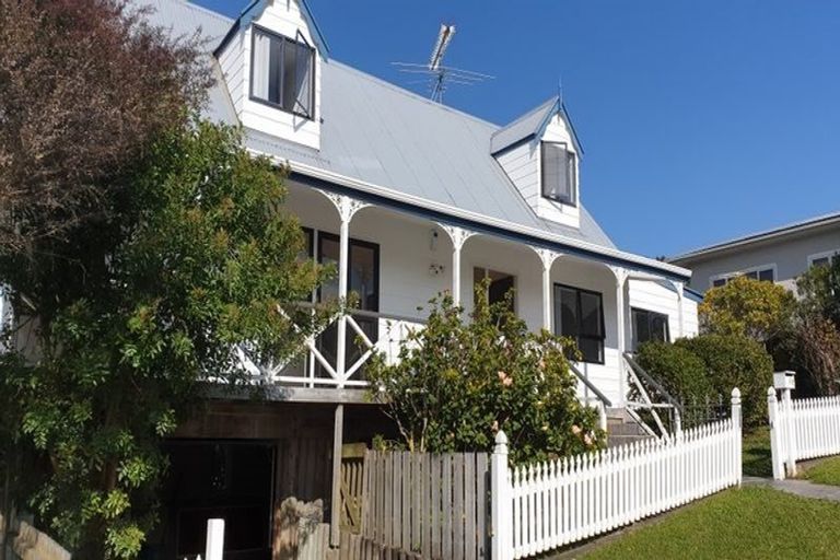 Photo of property in 1 Bevyn Street, Castor Bay, Auckland, 0620
