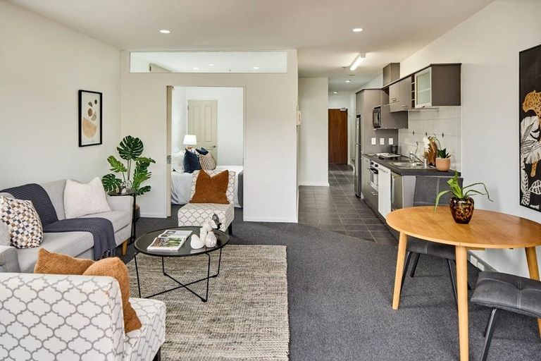 Photo of property in Atrium Towers, 8f/154 The Terrace, Wellington Central, Wellington, 6011