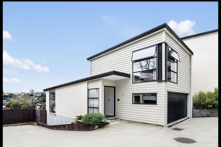 Photo of property in 27 Mahara Avenue, Birkenhead, Auckland, 0626