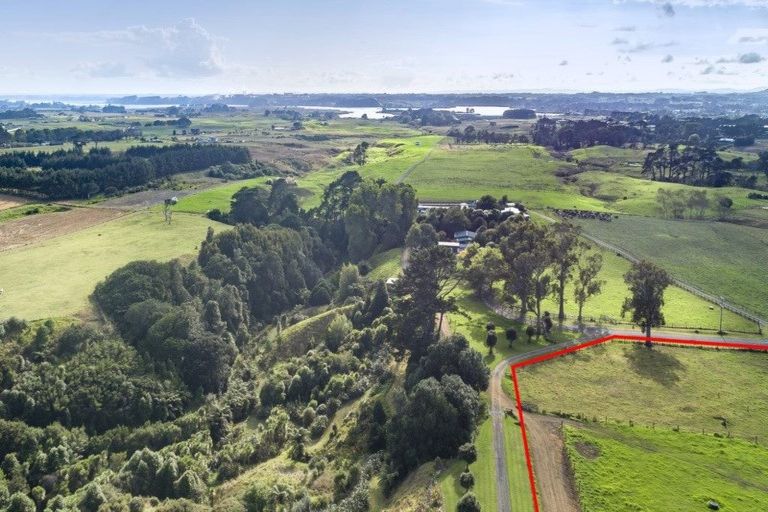 Photo of property in 41 Mcnaughten Road, Karioitahi, Waiuku, 2683