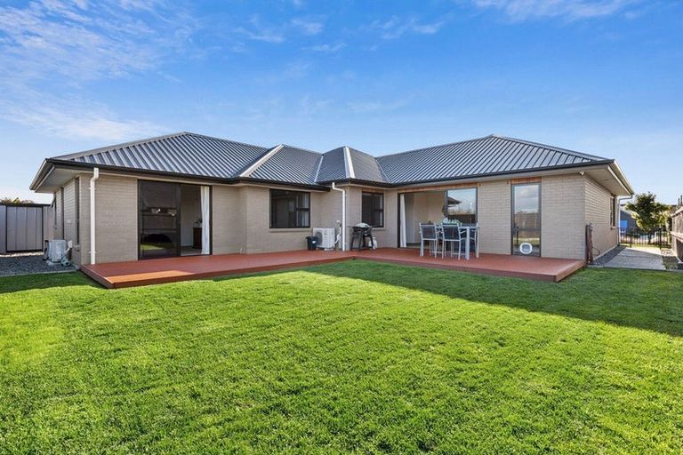 Photo of property in 54 Norfolk Drive, Cambridge, 3434