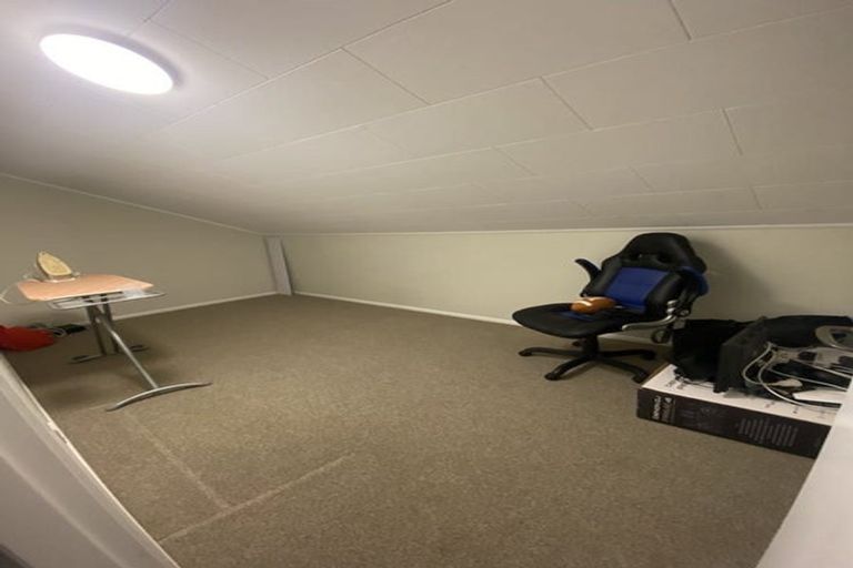 Photo of property in 23 Huntingdon Street, Northland, Wellington, 6012