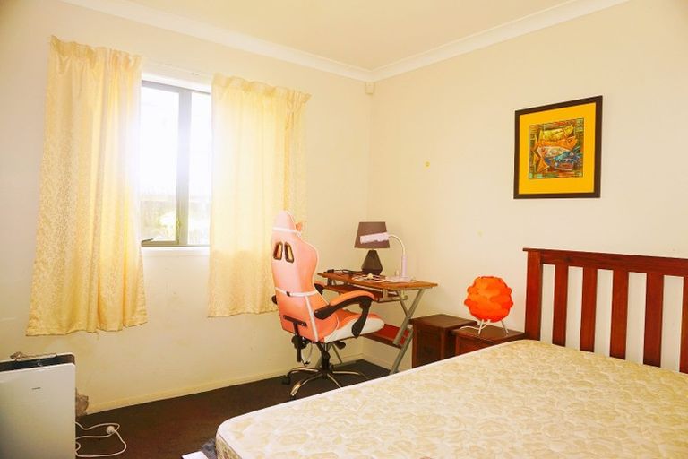 Photo of property in 49b Rua Road, Glen Eden, Auckland, 0602