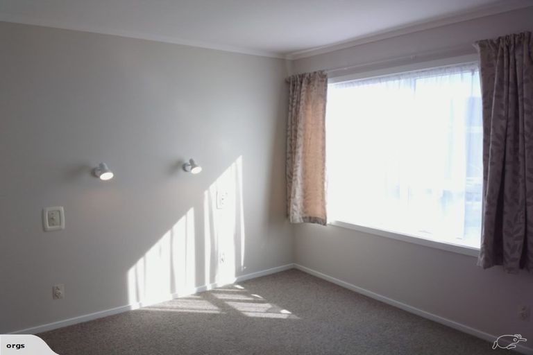 Photo of property in 1/43 Edgecombe Street, Newlands, Wellington, 6037