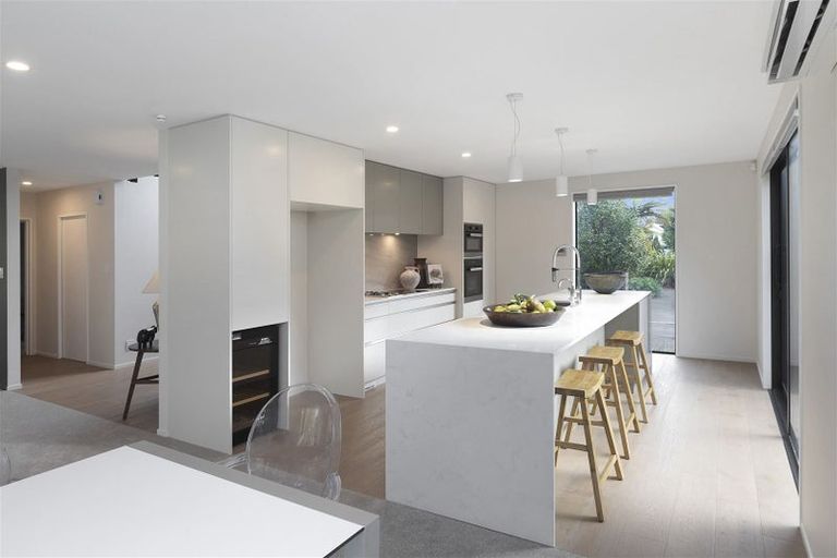 Photo of property in 7 Wood Lane, Fendalton, Christchurch, 8014